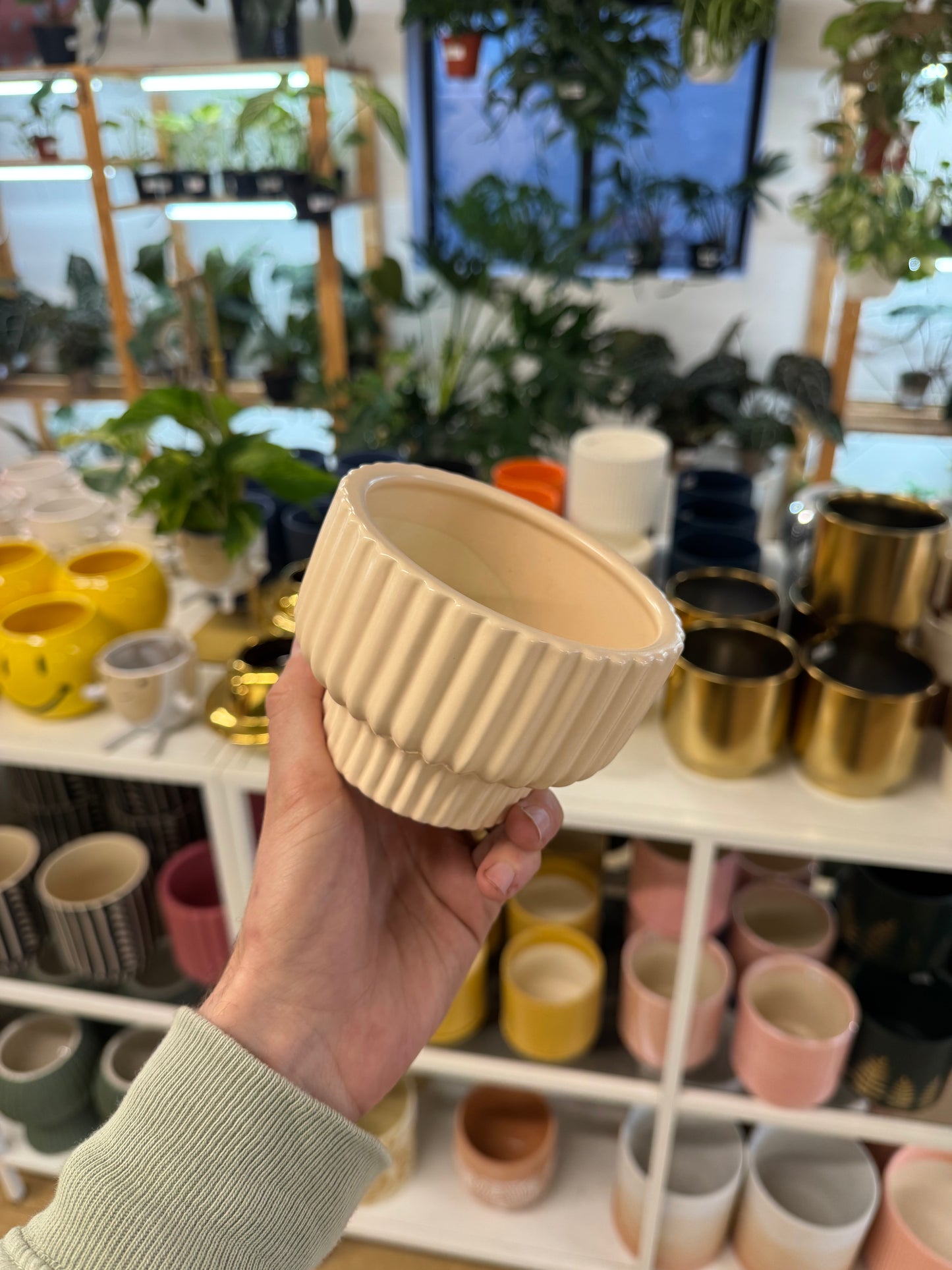 Presley Pedestal Planter